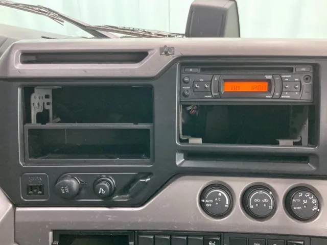 コンソールボックスが欠品しています。|UDトラックス クオン 2PG-CG5CAの写真43