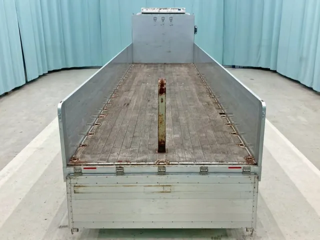 床は板張りです。|UDトラックス クオン 2PG-CG5CEの写真10