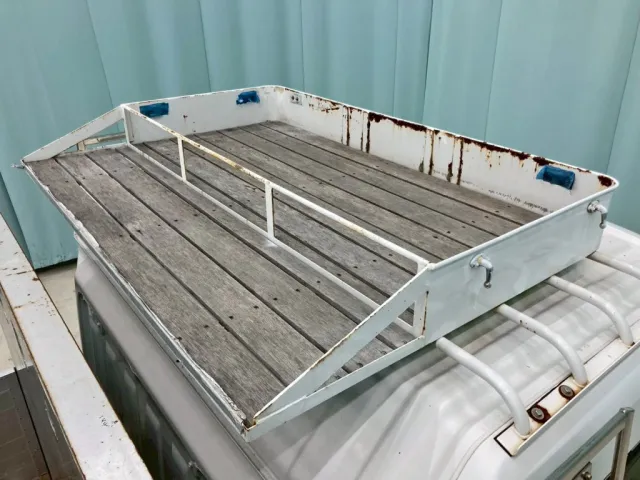 シートデッキの状態です。|UDトラックス クオン 2PG-CG5CEの写真39