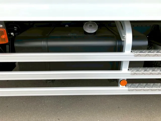 燃料タンクは200Lです。|日野 レンジャー 2KG-FE2ACGの写真26