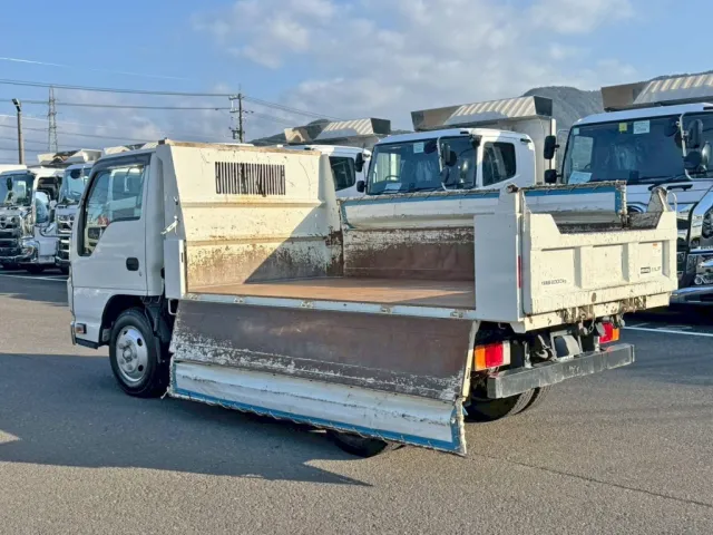 いすゞ エルフ 2RG-NKR88AD(2WD)の写真3