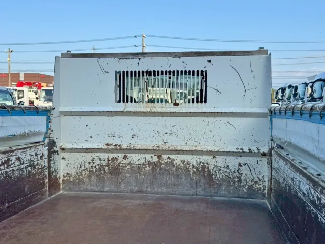 プロテクター受け木分、全高車検証より高いです。|いすゞ エルフ 2RG-NKR88AD(2WD)の写真10