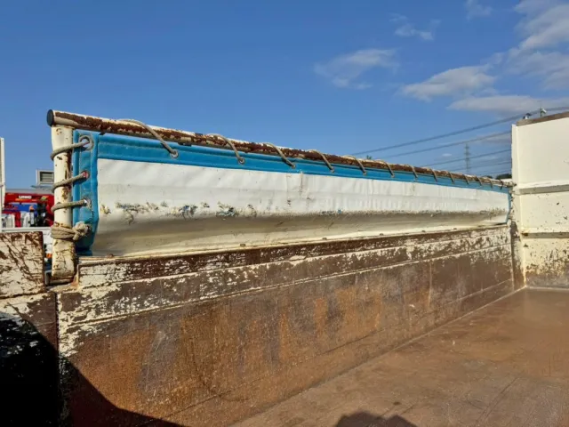 助手席側コボレーン根元部分は、約4㎝かさ増しされています。|いすゞ エルフ 2RG-NKR88AD(2WD)の写真11