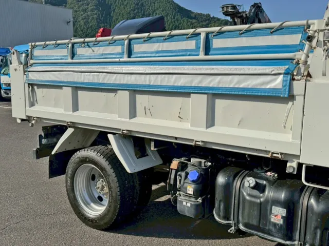 運転席側アオリにサビ・キズ・ヘコミがあります。|いすゞ エルフ 2RG-NKR88AD(2WD)の写真26