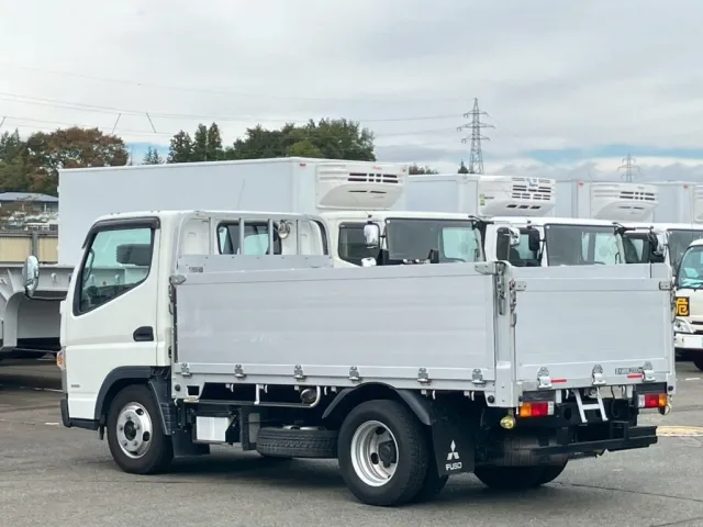 三菱 キャンター 2RG-FBA20(2WD)の写真3