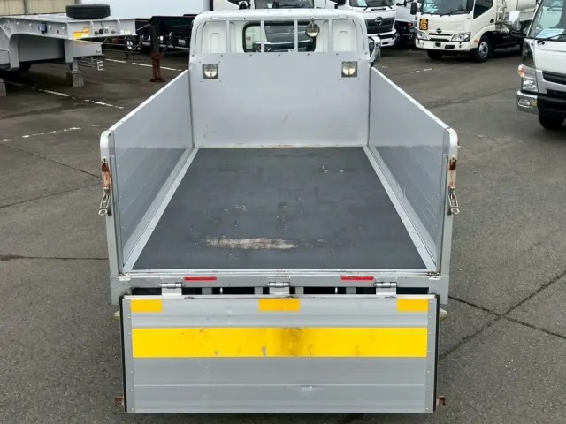 三菱 キャンター 2RG-FBA20(2WD)の写真9