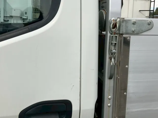 三菱 キャンター 2RG-FBA20(2WD)の写真14