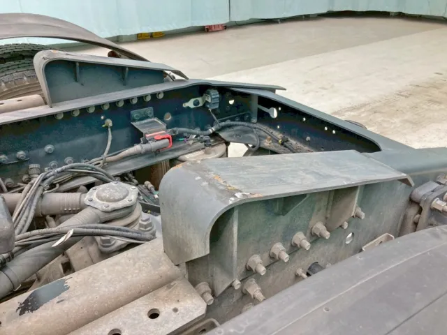 助手席側カプラガイドにキズがあります。|UDトラックス クオン 2PG-GK5AABの写真8