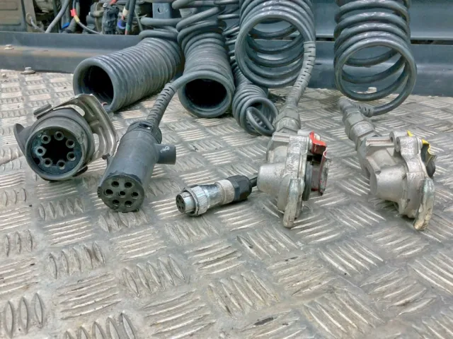 接続コネクター類です。|UDトラックス クオン 2PG-GK5AABの写真13