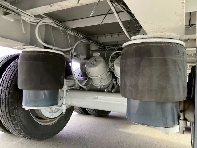 エアサスです。|トレクス  PLB34112改の写真5