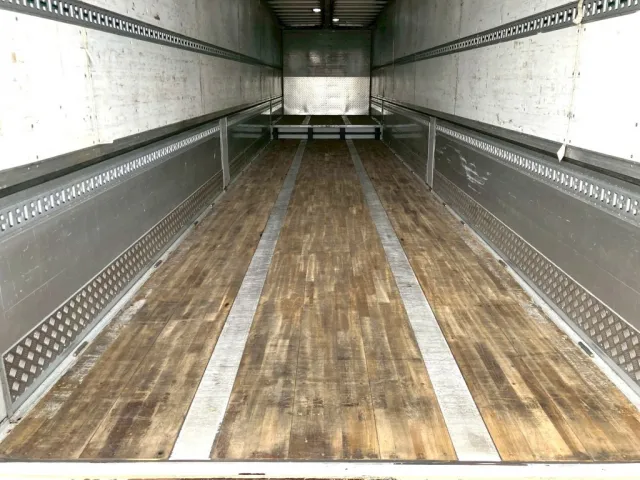 床は板張りです。|トレクス  PLB34112改の写真11