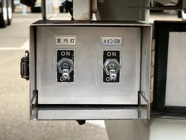 ウィングのメインスイッチです。|トレクス  PLB34112改の写真22