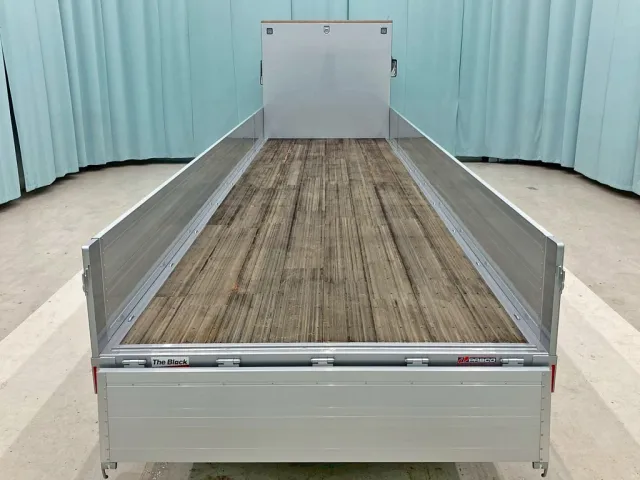 床は板張りです。|三菱 スーパーグレート 2PG-FS84VZの写真8