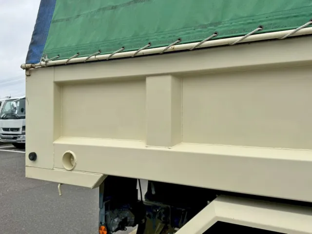 ボディー運転席側後方に小キズがあります。|いすゞ フォワード 2RG-FSR90S2の写真21