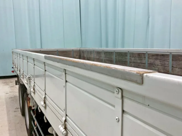 運転席側アオリ前方上部に鉄板が張られています。|三菱 ファイター QDG-FQ62Fの写真13