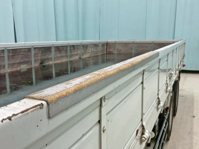 助手席側アオリ前方上部に鉄板が張られています。|三菱 ファイター QDG-FQ62Fの写真14