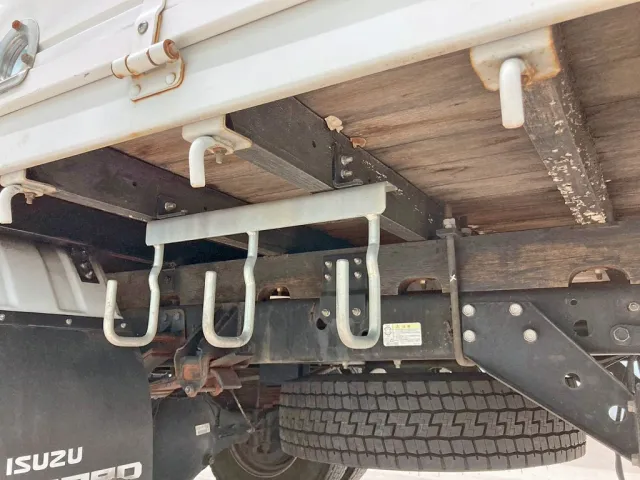 シャーシとネタの状態です。(縦ネタ・横ネタは木製です)|いすゞ フォワード TKG-FRR90S2(2WD)の写真6