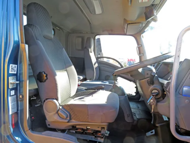 いすゞ フォワード 2RG-FRR90T2(2WD)の写真6