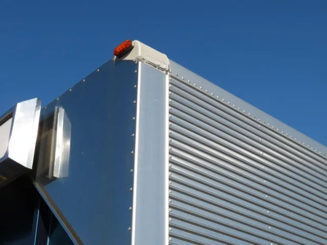 いすゞ フォワード 2RG-FRR90T2(2WD)の写真12