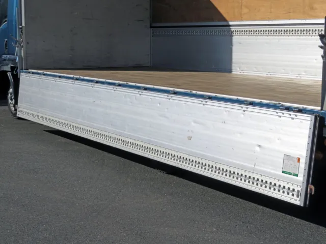 いすゞ フォワード 2RG-FRR90T2(2WD)の写真18