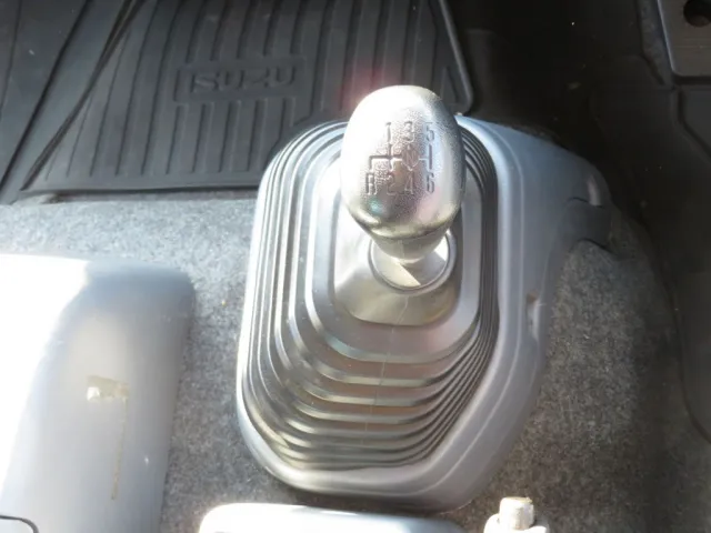 いすゞ フォワード 2RG-FRR90T2(2WD)の写真22