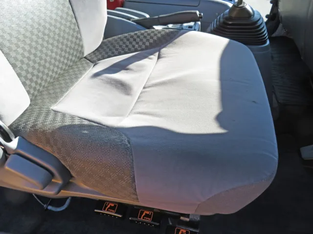 いすゞ フォワード 2RG-FRR90T2(2WD)の写真28