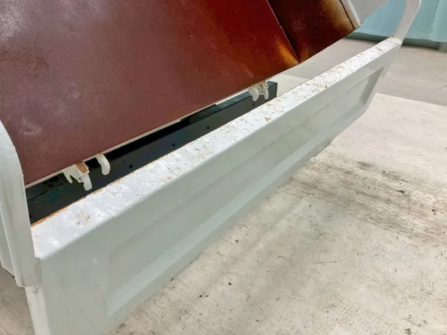 リヤゲート上部にキズ・サビがあります。|日野 プロフィア 2DG-FS1AGAの写真24