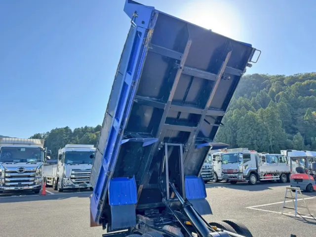 三菱 キャンター 2PG-FBA30(2WD)の写真11