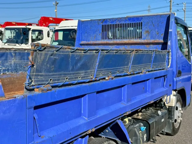 運転席側コボレーン骨組みに、曲がりがあります。|三菱 キャンター 2PG-FBA30(2WD)の写真21