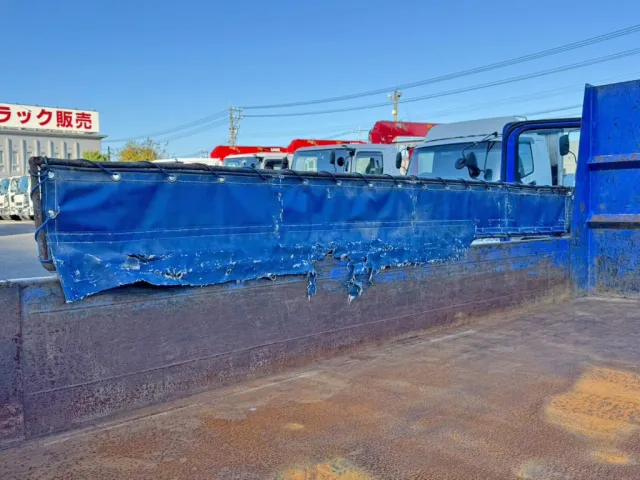 助手席側コボレーンシートに破れ箇所があります。|三菱 キャンター 2PG-FBA30(2WD)の写真24