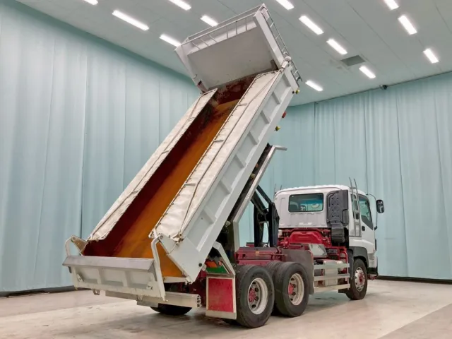 いすゞ ギガ QKG-CXZ77ATの写真4