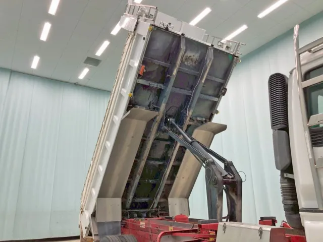 いすゞ ギガ QKG-CXZ77ATの写真17