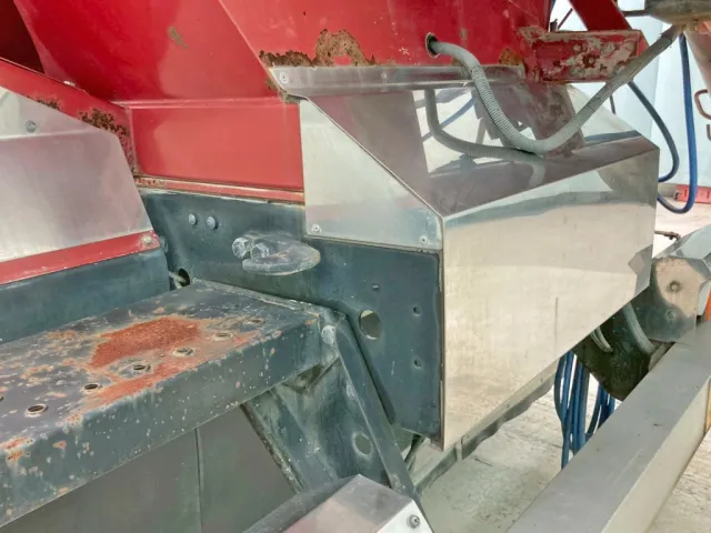 シャーシの状態です。|三菱 スーパーグレート QKG-FV60VXの写真6