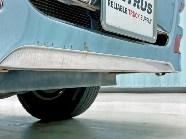 フロントバンパー中央部にサビがあります。|三菱 スーパーグレート QKG-FV60VXの写真45