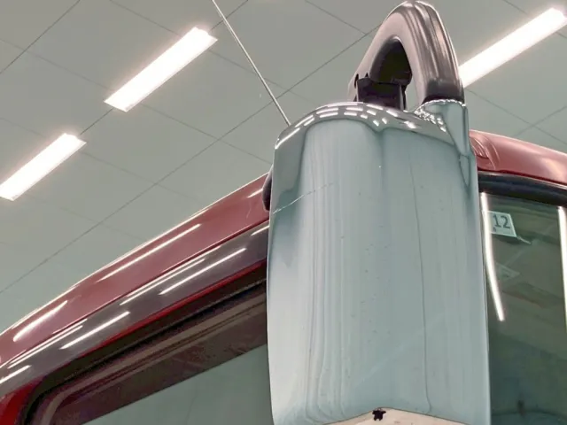 運転席側サイドミラーカバーに引きキズがあります。|三菱 スーパーグレート QKG-FV60VXの写真47