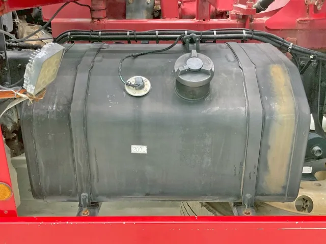 燃料タンクは200Lです。|三菱 スーパーグレート QKG-FV60VXの写真50