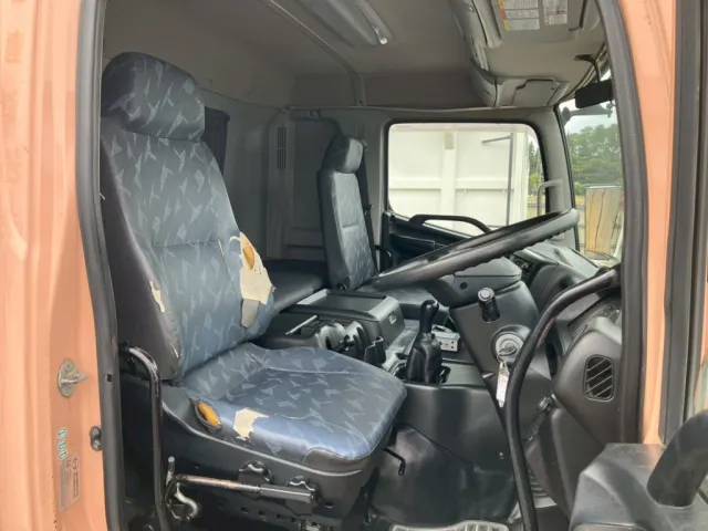 日野 プロフィア QKG-FS1AKAAの写真6