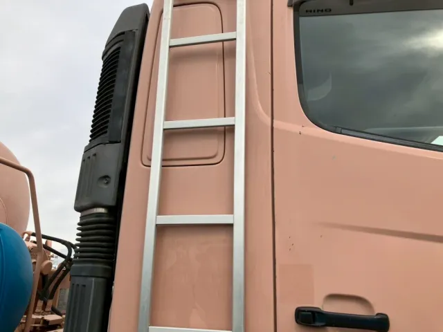 日野 プロフィア QKG-FS1AKAAの写真27