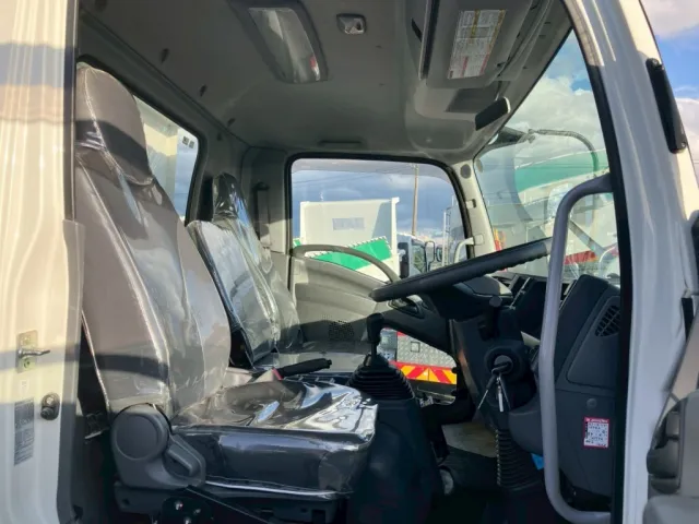 いすゞ フォワード 2RG-FRR90S1(2WD)の写真6