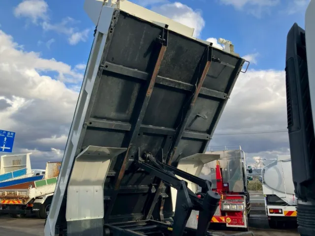 いすゞ フォワード 2RG-FRR90S1(2WD)の写真9