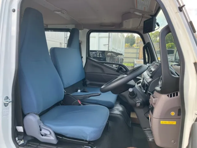 三菱 キャンター 2RG-FBA20(2WD)の写真7