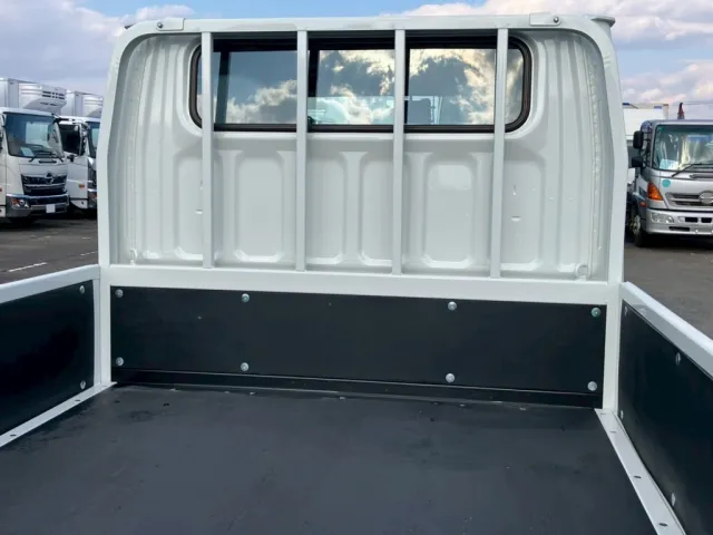 三菱 キャンター 2RG-FBA20(2WD)の写真10