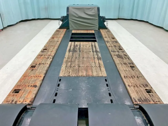 床は左右・中央は板張りです。|トレクス  PMR439DCの写真10