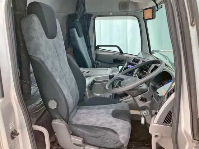 UDトラックス クオン QKG-CD5ZLの写真7