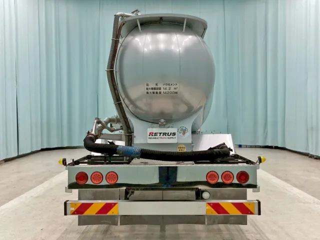 積載物はバラセメントです。|UDトラックス クオン QKG-CD5ZLの写真12