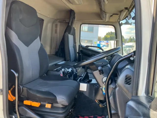 日野 プロフィア QKG-FS1EKDAの写真6