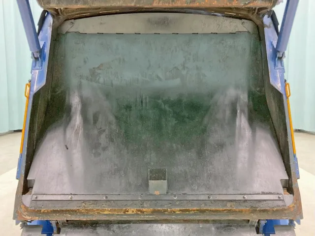 排出板の状態です。|日野 デュトロ 2RG-XZU600E(2WD)の写真15