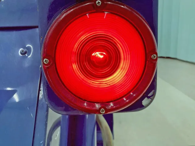 運転席側テールレンズに亀裂があります。|日野 デュトロ 2RG-XZU600E(2WD)の写真24