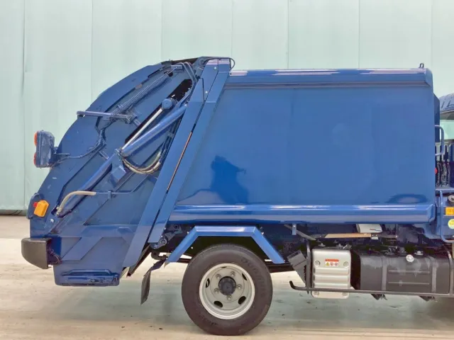 タンクの外観状態です。(運転席側)|日野 デュトロ 2RG-XZU600E(2WD)の写真33