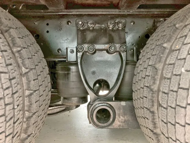 エアサスです。|日野 プロフィア QKG-FW1EXBGの写真5